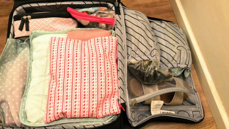 איך לארוז לטיסה?