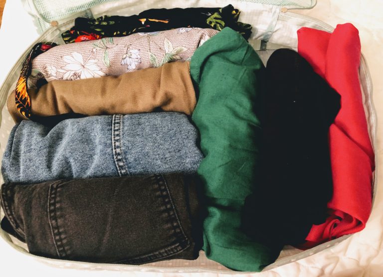 איך לארוז לטיסה?