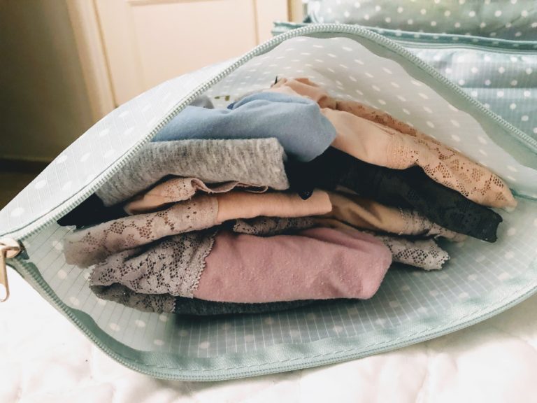 איך לארוז לטיסה?