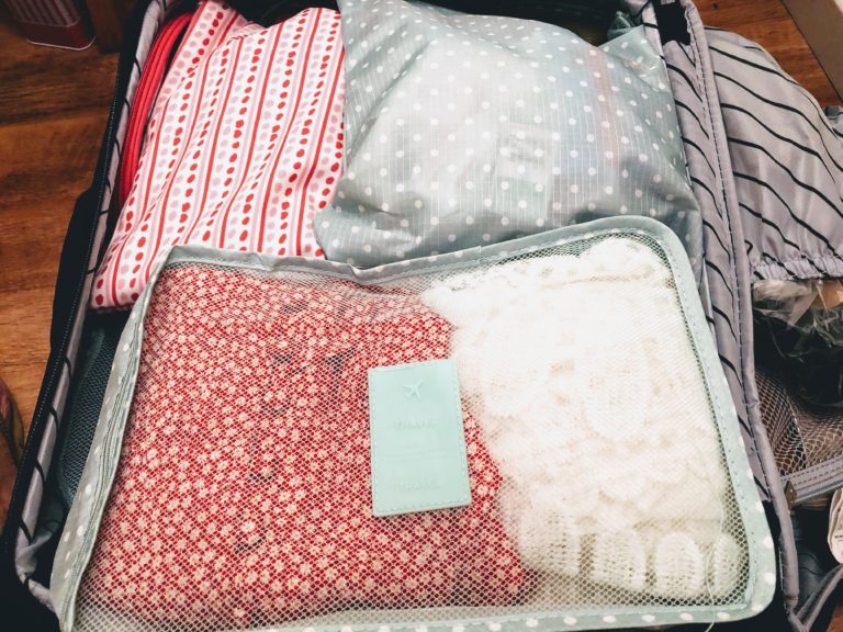 איך לארוז לטיסה?